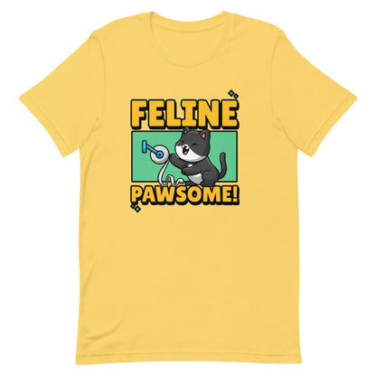 Feline Pawsome t-shirt